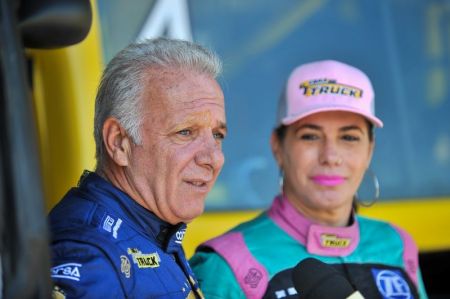 Renato Martins e Débora Rodrigues