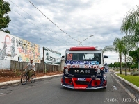 a-invaso-da-copa-truck-em-curvelo-com-o-desfile-dos-burtos-pelas-ruas-da-cidade---foto-duda-bairroscopa-truck_45557602031_o