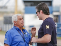 250818c_go_ct_rogrio-castro-conversa-com-comissrio-da-cba---foto-rodrigo-ruizcopa-truck_42458321140_o