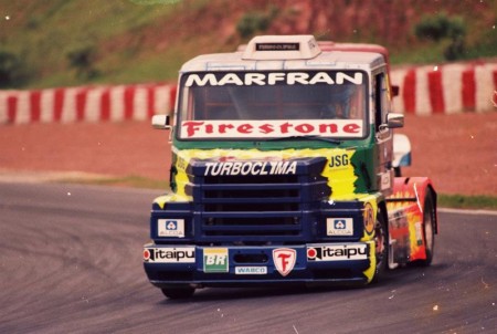 Renato Martins, hoje dono de equipe, foi pioneiro da Fórmula Truck em 1998